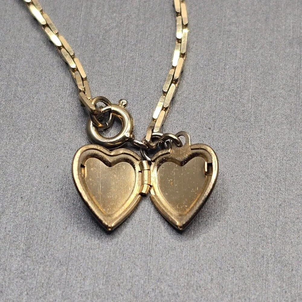 VTG Gold Tone Mini Heart Locket Bracelet 6.5" Sentimental Charm Jewelry - Picture 3 of 11